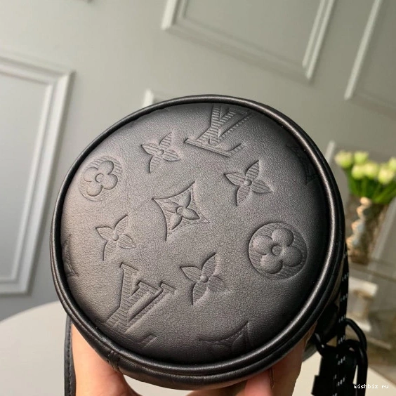 WIS LOUIS BAG NANO VUITTON CHALK 0224